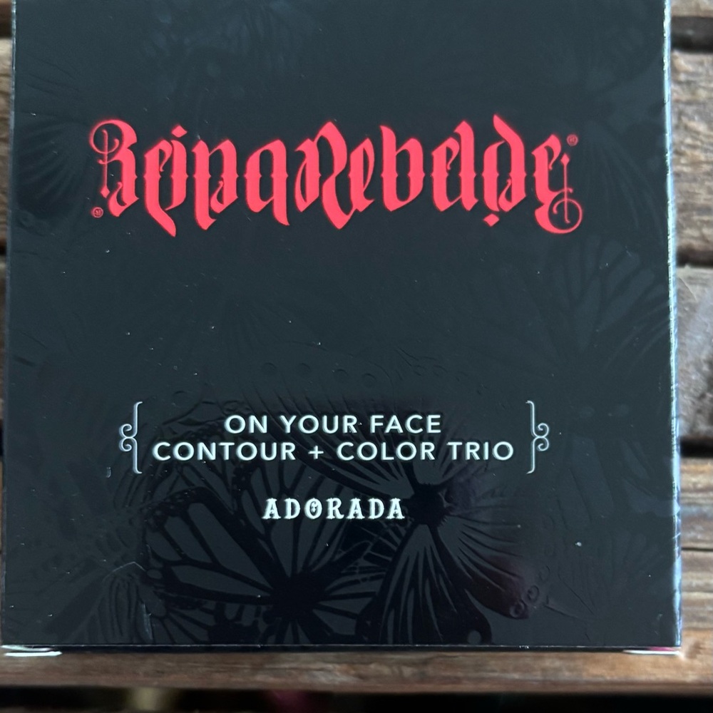 Adorada Reina Rebelde Contour + Color Trio